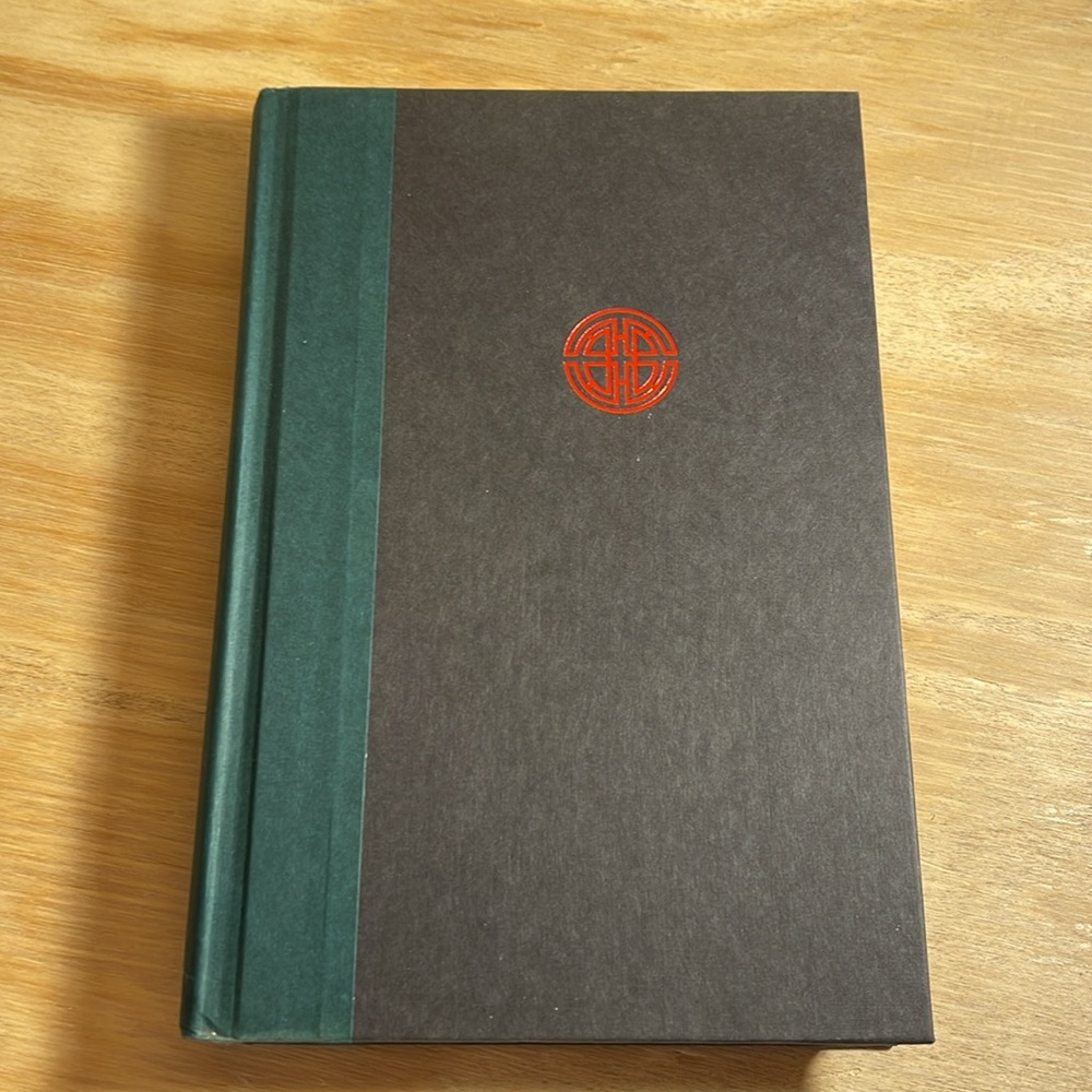 📚2/$14; 3/$16; 4/$18; 5/$20 ADD $2 for any additional books! ENJOY📚📚📚